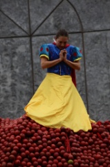 An Apple a day 3 * 5616 x 3744 * (6.45MB)